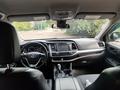 Toyota Highlander 2018 года за 16 900 000 тг. в Алматы – фото 17