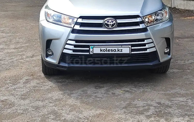 Toyota Highlander 2018 года за 16 900 000 тг. в Алматы