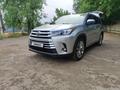 Toyota Highlander 2018 года за 16 900 000 тг. в Алматы – фото 32