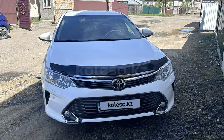 Toyota Camry 2015 года за 11 000 000 тг. в Семей