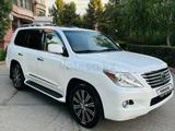 Lexus LX 570 2011 годаfor21 500 000 тг. в Алматы