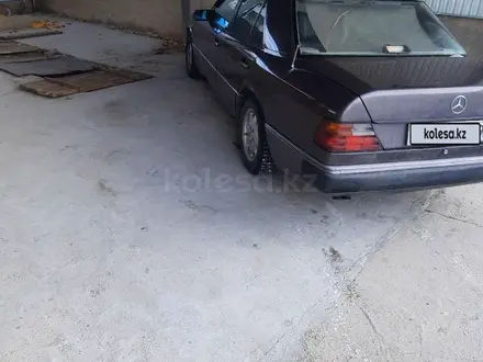 Mercedes-Benz E 260 1991 года за 2 100 000 тг. в Жаркент – фото 3