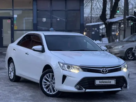 Toyota Camry 2015 года за 12 100 000 тг. в Шымкент