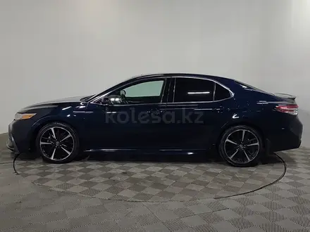 Toyota Camry 2018 года за 9 250 000 тг. в Алматы – фото 8