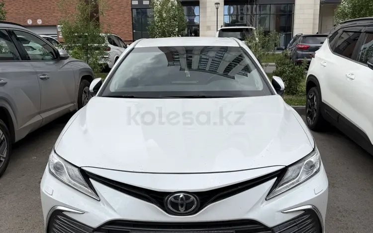 Toyota Camry 2023 года за 17 500 000 тг. в Астана