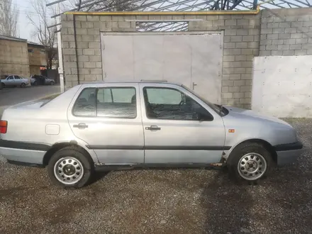 Volkswagen Vento 1994 года за 1 000 000 тг. в Шымкент – фото 3
