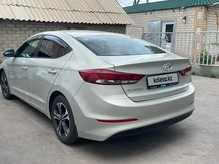 Hyundai Elantra 2018 года за 7 100 000 тг. в Павлодар – фото 2