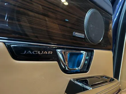 Jaguar XJ 2014 года за 13 740 000 тг. в Астана – фото 5