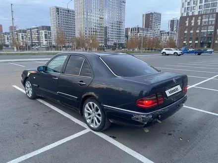 Mercedes-Benz E 200 1996 года за 1 350 000 тг. в Астана – фото 4