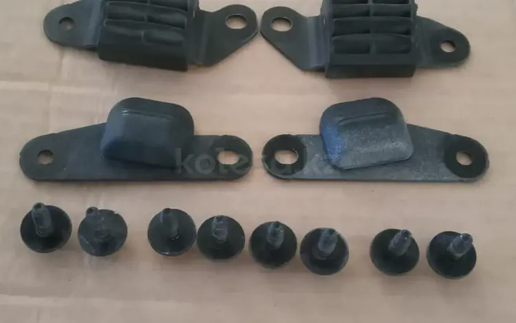 Упор ограничитель двери багажника задней крышки за 20 000 тг. в Усть-Каменогорск