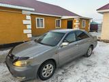 Toyota Camry 2004 года за 4 000 000 тг. в Актобе – фото 3