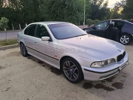 BMW 528 1998 года за 3 400 000 тг. в Актобе – фото 2