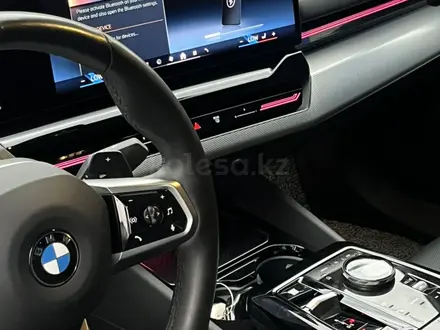 BMW 520 2024 года за 31 900 000 тг. в Алматы – фото 13