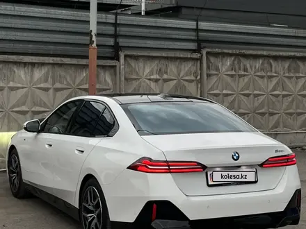 BMW 520 2024 года за 31 900 000 тг. в Алматы – фото 6