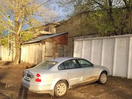 Volkswagen Passat 2001 года за 1 300 000 тг. в Уральск – фото 2