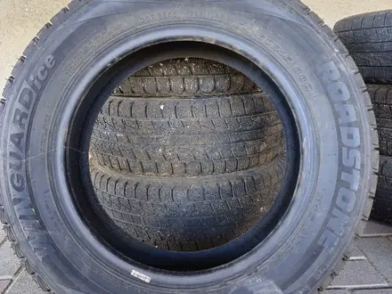 Зимние шины Roadstone 195/60/15 за 80 000 тг. в Алматы