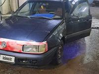 Volkswagen Passat 1992 годаfor1 100 000 тг. в Астана