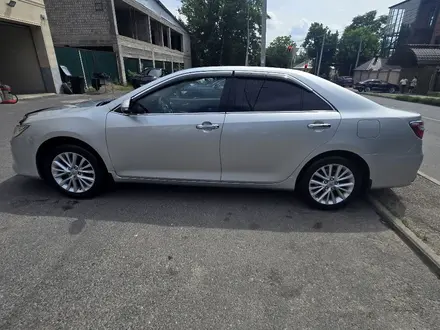 Toyota Camry 2014 года за 10 300 000 тг. в Шымкент – фото 2