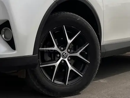 Toyota RAV4 2016 года за 11 000 000 тг. в Актобе – фото 6