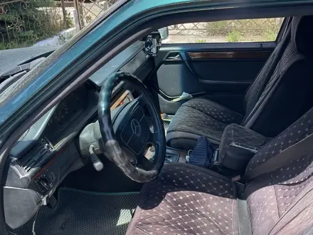 Mercedes-Benz E 280 1995 года за 1 750 000 тг. в Тараз – фото 2