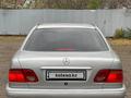 Mercedes-Benz E 200 1999 годаүшін3 650 000 тг. в Щучинск – фото 4