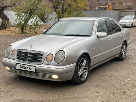 Mercedes-Benz E 200 1999 года за 3 650 000 тг. в Щучинск – фото 2