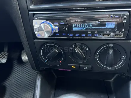 Volkswagen Golf 2001 года за 3 300 000 тг. в Караганда – фото 11