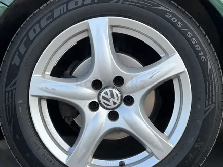 Volkswagen Golf 2001 года за 3 300 000 тг. в Караганда – фото 18