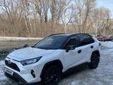 Toyota RAV4 2020 года за 15 600 000 тг. в Усть-Каменогорск – фото 3