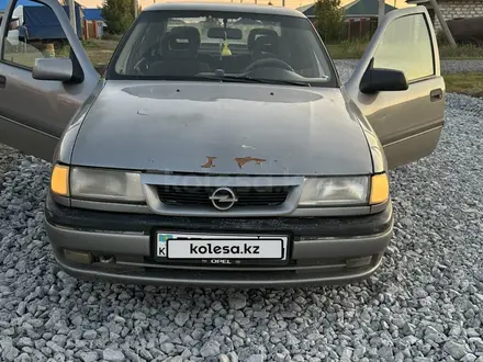 Opel Vectra 1995 года за 1 200 000 тг. в Актобе – фото 4