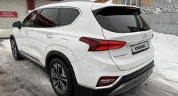 Hyundai Santa Fe 2019 года за 13 990 000 тг. в Алматы – фото 2