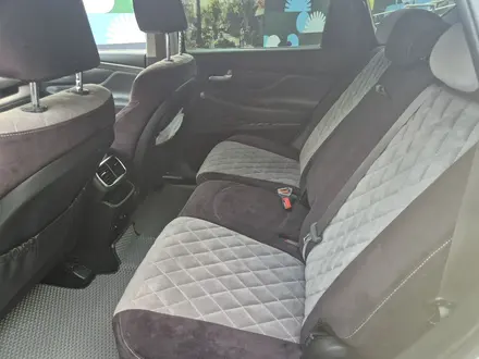 Hyundai Santa Fe 2018 года за 12 500 000 тг. в Алматы – фото 2