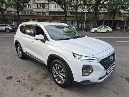 Hyundai Santa Fe 2018 года за 12 500 000 тг. в Алматы
