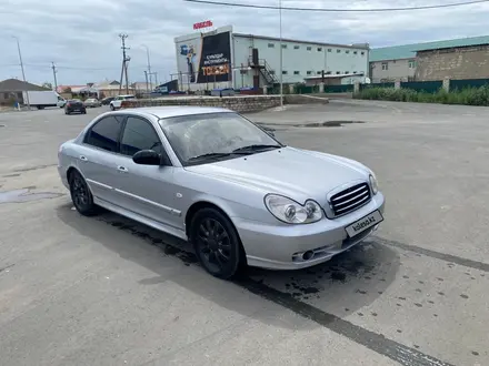 Hyundai Sonata 2006 года за 1 400 000 тг. в Атырау – фото 2