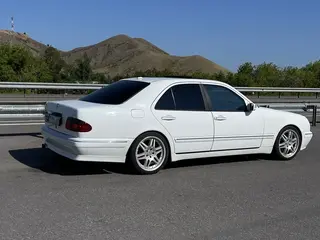 Mercedes-Benz E 430