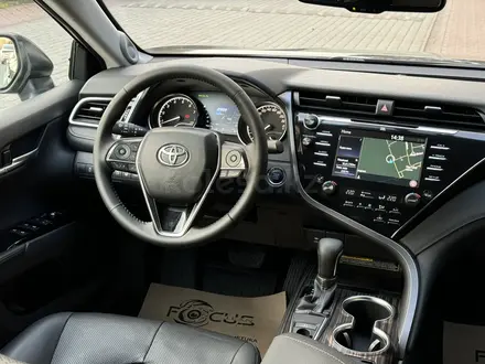 Toyota Camry 2019 года за 14 400 000 тг. в Алматы – фото 11