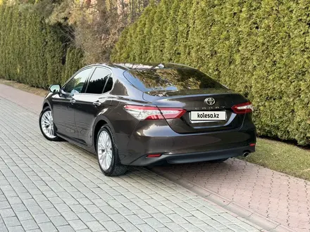 Toyota Camry 2019 года за 14 400 000 тг. в Алматы – фото 5