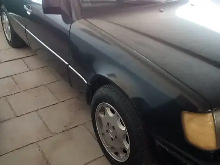 Mercedes-Benz E 260 1989 года за 1 050 000 тг. в Сарыкемер