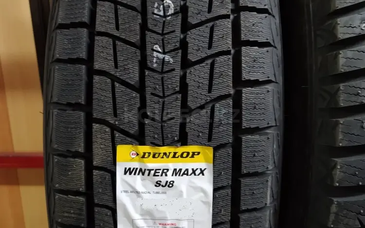 Dunlop 235/60R18 Winter Maxx SJ8 за 65 000 тг. в Алматы