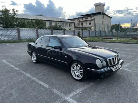 Mercedes-Benz E 320 1999 года за 3 800 000 тг. в Талдыкорган – фото 3