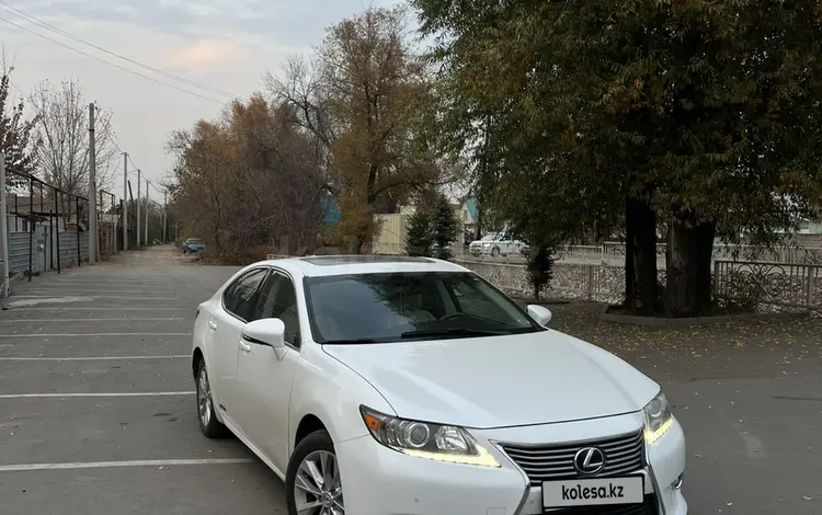 Lexus ES 300h 2013 года за 12 200 000 тг. в Алматы