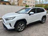 Toyota RAV4 2021 года за 14 800 000 тг. в Астана
