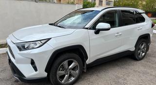 Toyota RAV4 2021 года за 14 800 000 тг. в Астана