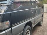 Mitsubishi Delica 1992 годаүшін1 600 000 тг. в Алматы – фото 2