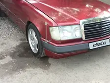 Mercedes-Benz E-Class, 1992