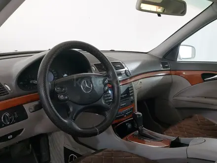 Mercedes-Benz E 200 2006 года за 4 190 000 тг. в Шымкент – фото 12