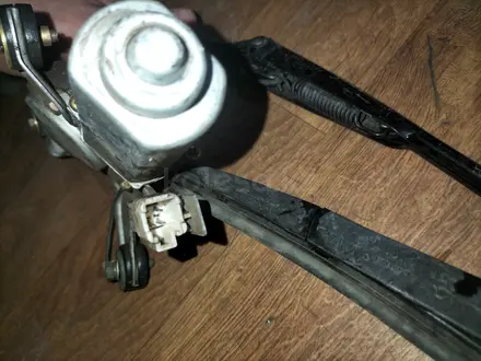 Моторчик заднего дворника стеклоочистителя 85130-42010 за 12 700 тг. в Астана – фото 2