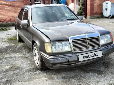 Mercedes-Benz E 200 1989 года за 950 000 тг. в Астана – фото 3