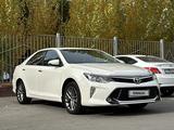 Toyota Camry 2017 годаүшін13 100 000 тг. в Астана – фото 2