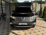 Toyota Highlander 2012 годаfor14 000 000 тг. в Тараз